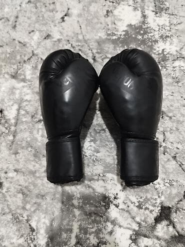 боксерские бутсы: Боксерские перчатки Venum, черные
насили 1 месяц — 2
