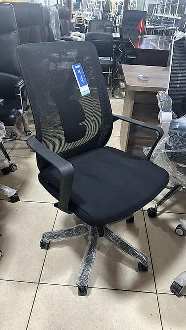 офисные стули: Офисное кресло, С колесиками, цвет - Черный — 3