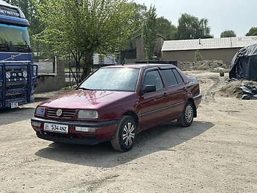 Volkswagen Vento: 1994 г., 1.8 л, Механика, Бензин, Седан