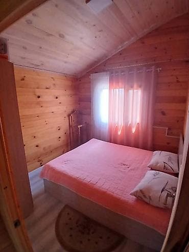 бизнем: 🏡 Сдаются уютные домики на берегу Иссык-Куля! 📍 Село Корумду — 5