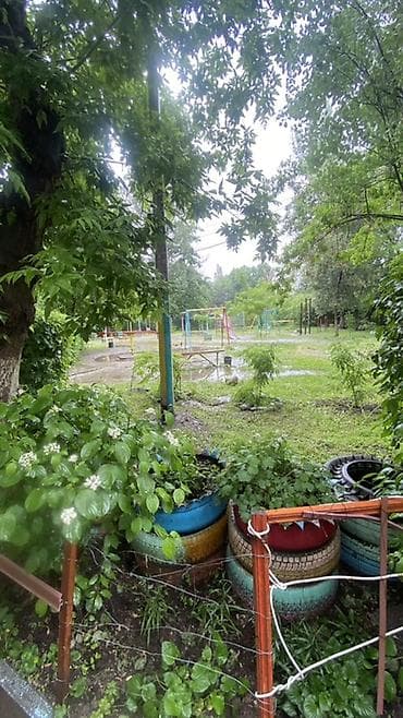 bazar korgon: 3 комнаты, 61 м², 105 серия, 1 этаж, Старый ремонт — 1