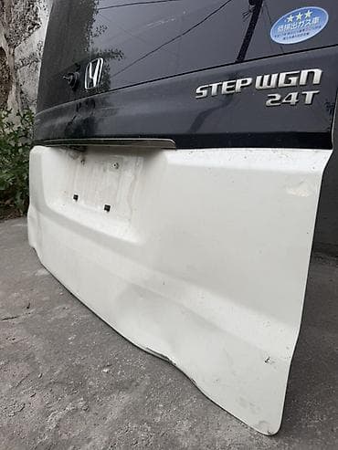 step wgn: Крышка багажника Honda, Оригинал — 3