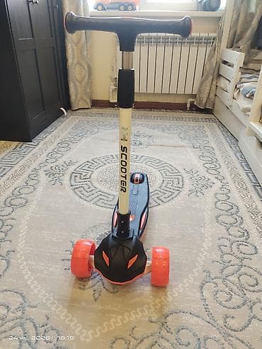 ребенка: Детский самокат, Трёхколёсный — 2