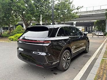 xpeng p7: Zeekr 7X: | 2023 г. Кроссовер — 5
