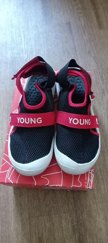 тигил: LI NING босоножки 35 размер, б/у, 1000 сомов - В комплекте — фирменная — 1