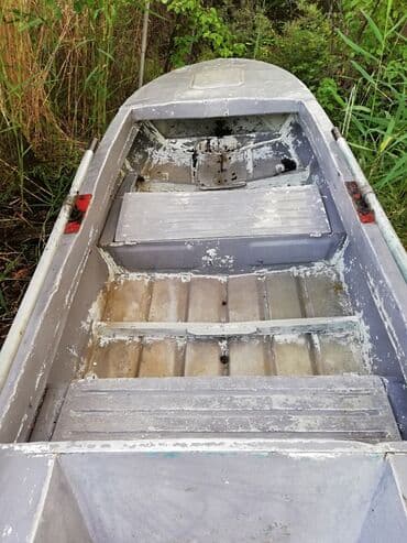 Водный транспорт: Продаю лодку "Обь-2" в хорошем состоянии на плаву, есть место под — 3