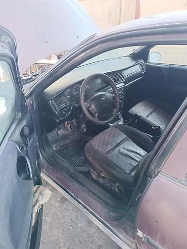 w210 e320: Opel Vectra: 2000 г., 1.6 л, Ручные, Бензин, Седан — 2