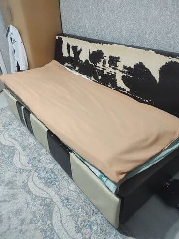 Шкафы: Прямой диван, Б/у, Одноместный — 1