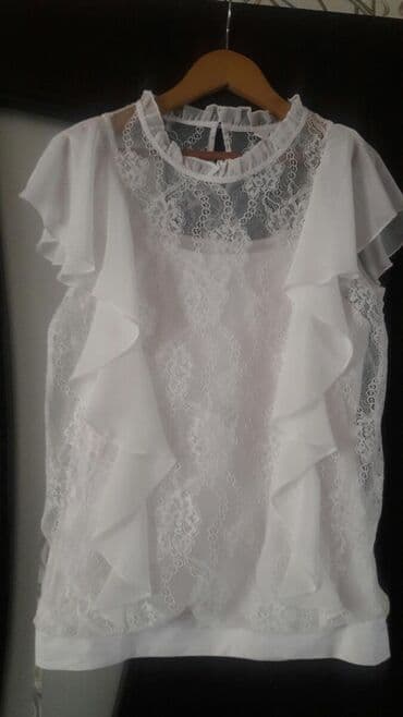 б у брендовые вещи: Продаю блузку в отличном состоянии подойдет на девочку 42 - 44 фирма — 3