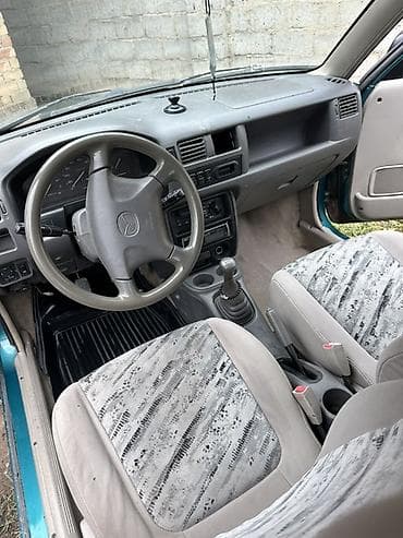 Продажа авто: Mazda Demio: 1999 г., 1.3 л, Механика, Хэтчбэк — 2