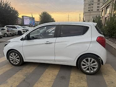 sonata nf: Chevrolet Spark: 2018 г., 1 л, Автомат, Бензин, Хэтчбэк — 2