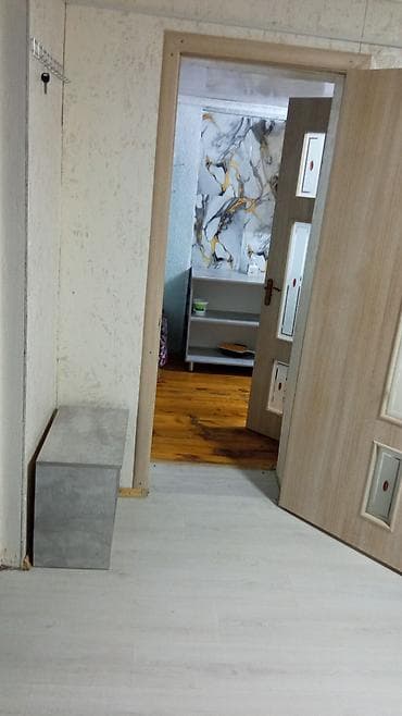 продаю квартиру аламидин 1: Сдается уютная комната-студия с отдельной кухонной зоной. - — 3