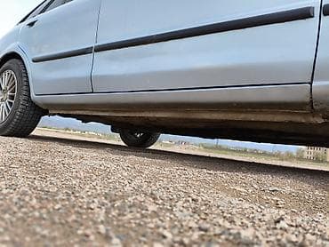 хундай старекс 1: Mazda 323: 1999 г., 1.5 л, Кол менен иштөөчү, Бензин, Хетчбек — 9