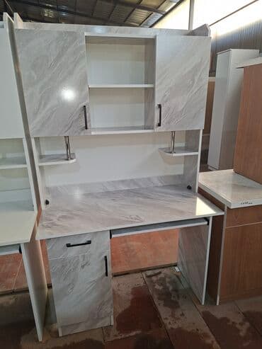 компьютерная стол: Компьютерный стол, Новый, С полками — 15