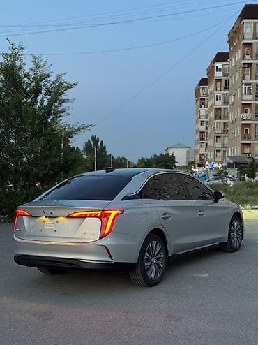 2022: Brilliance : 2022 г., Автомат, Гибрид, Седан — 4