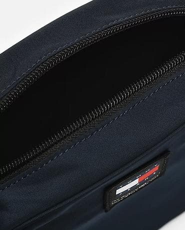 Бижутерия: Сумка через плечо Tommy Jeans (унисекс) - Формат: компактная — 4