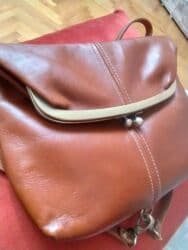 Атайын кийим: Новая кожаная сумка фирменная с Америки,на поцелуйчиках можно носить — 29