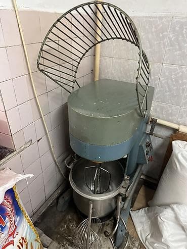 самоходный миксер: Тестомес Планетарный, 50 кг — 1