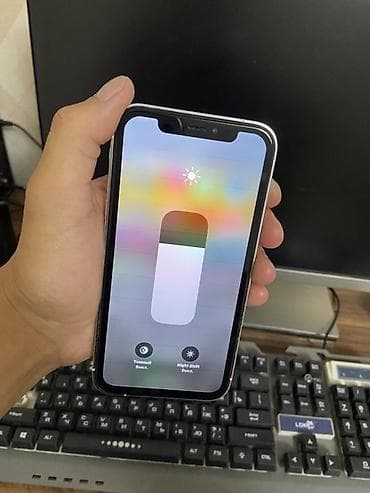кассеты с музыкой: IPhone Xr, Б/у, 128 ГБ, Белый, Зарядное устройство, Защитное стекло, Чехол, 83 % — 9