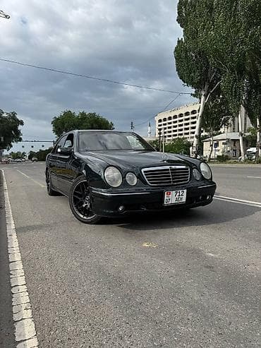 электромобил авто красовер: Mercedes-Benz E-Class: 2001 г., 5.5 л, Автомат, Бензин, Седан — 1