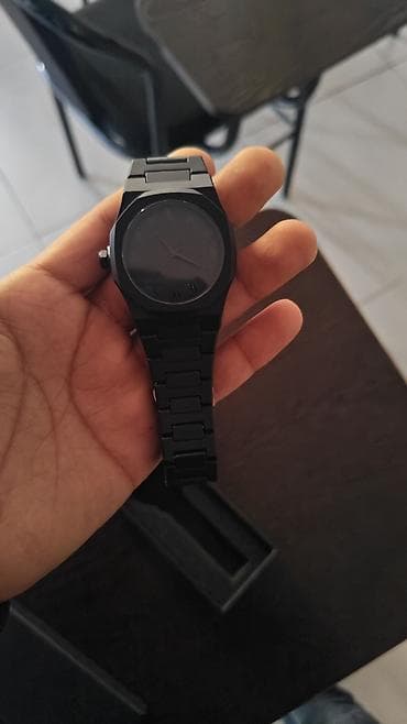 samsung 21: Стильные наручные часы с металлическим браслетом (черные) - Корпус и — 4