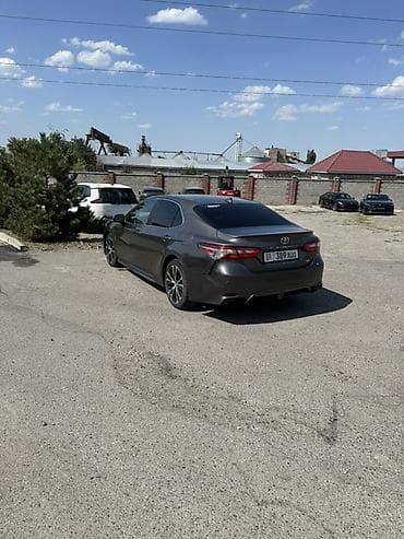 Транспорт: Toyota Camry: 2018 г., 2.5 л, Автомат, Бензин, Седан — 3