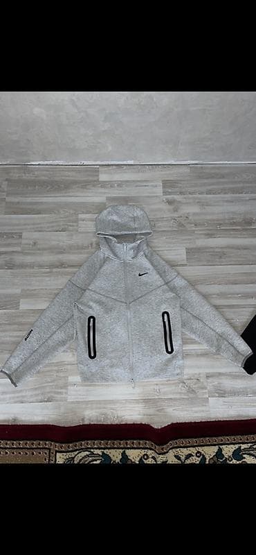 Серый худи/толстовка на молнии Nike Tech Fleece с капюшоном размер:м at lalafo.kg Серый худи/толстовка на молнии Nike Tech Fleece с капюшоном размер:м