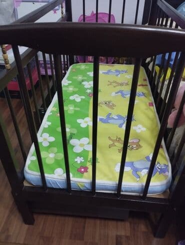 детскую кровать из дерева: Детская односпальная кровать, Б/у, Для девочки, Для мальчика, С матрасом, Дерево, Самовывоз — 5