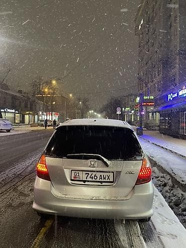 Honda Fit: 2005 г., 1.3 л, Автомат, Хетчбек