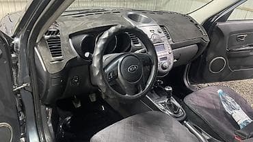 салон спринтер: Kia Soul: 2010 г., 1.6 л, Механика, Бензин, Хэтчбэк — 5