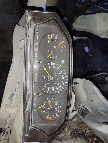 капоты: Запчасти Мерседес 124 каробка автомат,двери, молдингипароги,задняя — 7