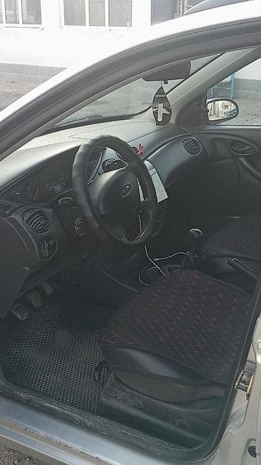 продаю или меняю на дом: Ford Focus: 2004 г., Универсал — 3