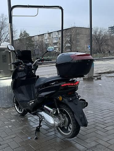 кофр скутер: Макси-скутер 150 куб. см, Бензин, Б/у — 2
