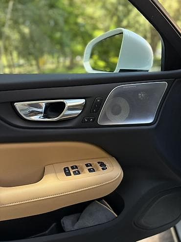Volvo S70: 2020 г., 2 л, Автомат, Гибрид, Седан — 10