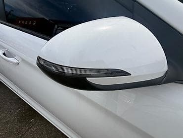 geely galaxy e5: Hyundai Avante: 2019 г., 1.6 л, Вариатор, Бензин, Седан — 7
