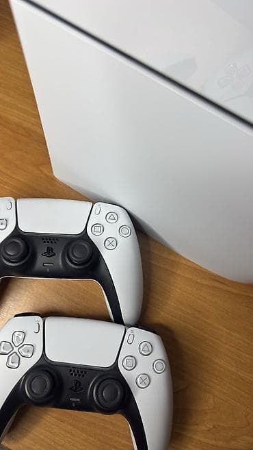 switch 2: Playstation 5 slim + годовая подписка Deluxe, в идеальном состоянии — 2