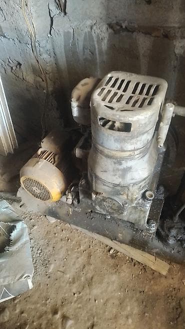 Автосервисное оборудование: Комплект оборудования для шиномонтажа и ремонта колес. Состав: - — 5