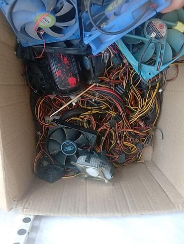 блоки питания 24 8 8 pin: Набор комплектующих для ПК — коробка блоков питания, кулеров и — 2