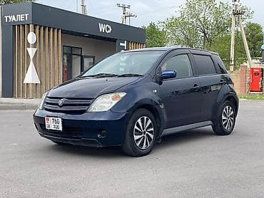 Toyota Ist: 2002 г., Хэтчбэк