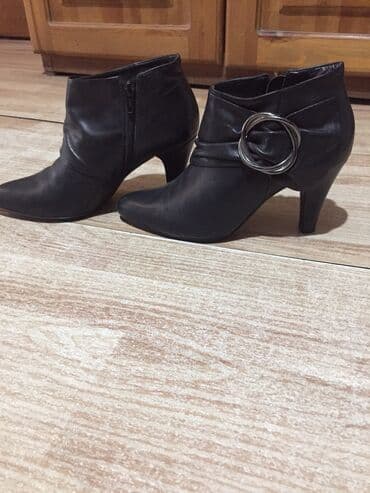 Ботинки и ботильоны: Продаю три обувью.Привозной.кожанный качественные,все 36 размеры — 3