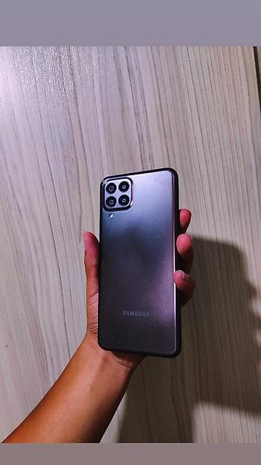 Samsung Galaxy M33 5G, Б/у, 128 ГБ, цвет - Коричневый, 1 SIM, 2 SIM