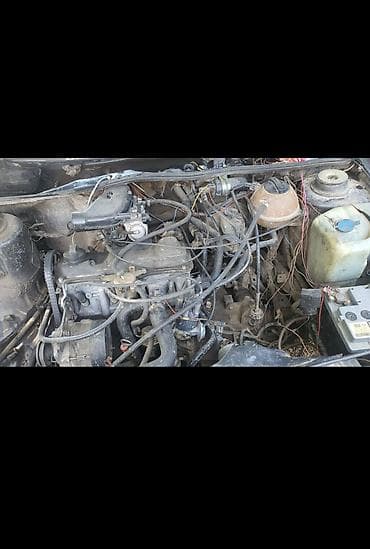 Продажа авто: Volkswagen Jetta: 1990 г., 1.8 л, Механика, Бензин, Седан — 5
