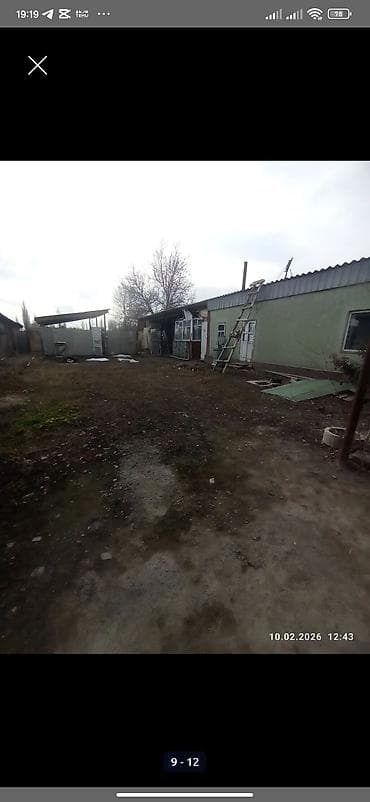 двухэтажные дома: Продаётся жилой дом с большим двором и хозяйственными постройками — 4