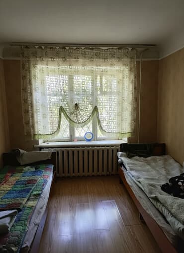 Комнаты: Сдаю комнату с подселением для девушкам. 10- микрорайон — 1