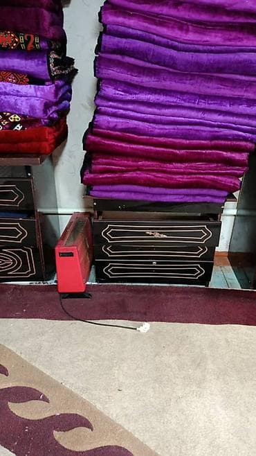 стильные картины для интерьера: Сундук, Б/у, Для белья, Дерево, цвет - Черный — 1