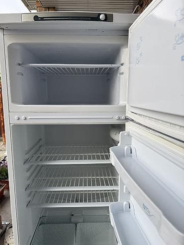 Холодильник Indesit, Б/у, Двухкамерный, 60 * 150 *