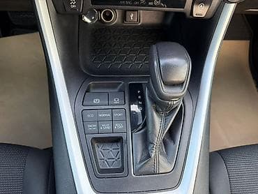 авто крепеж: Toyota RAV4: 2020 г., 2.5 л, Бензин — 9