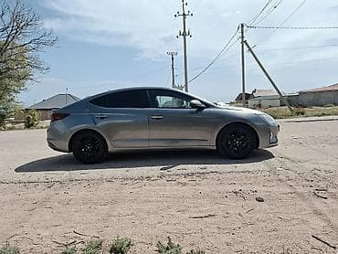 Транспорт: Hyundai Elantra: 2018 г., Типтроник, Седан — 1