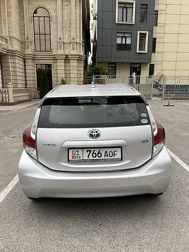 Продажа авто: Toyota Prius C: 2017 г., 1.5 л, Автомат, Гибрид, Хэтчбэк — 5
