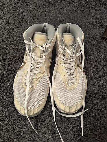 Эркектердин кроссовкасы, 43, Asics, Жаңы, түсү - Ак